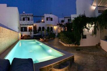Christina Hotel, Adults Only, Heated Salt Water Pool