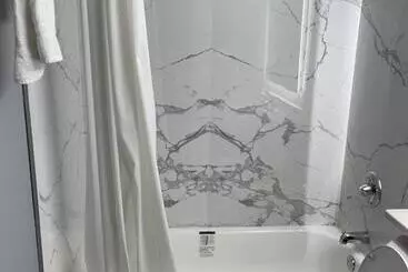 Hotelli The Wayne Inn