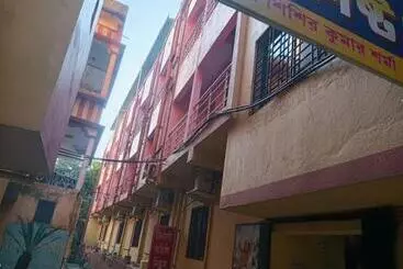 Otel Trinayani Stay   3 Min Walk To Temple