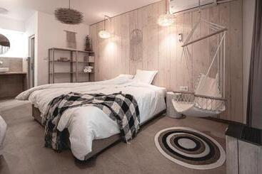 פנסיון La Finca   Saint Vlas