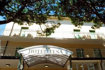 ホテル Elsa