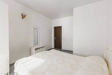 هتل Sea Outside Window