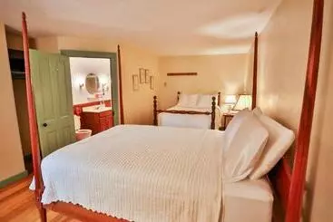 Baneberry Meadows B&b