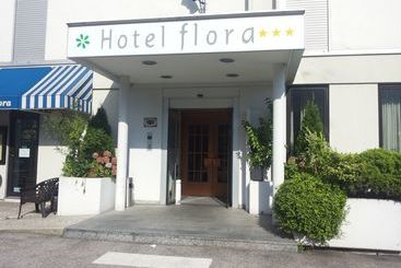 فندق Flora