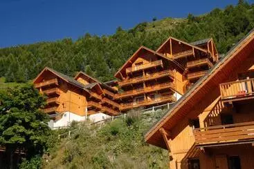 Отель Residence Odalys Le Hameau Et Les Chalets De La Vallee D Or