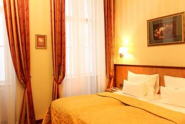 호텔 Pension Opera Suites I Self Check In