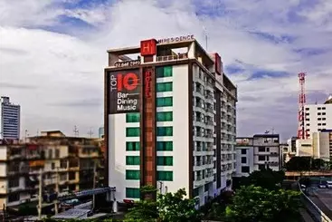 בית מלון כפרי R9 Bangkok