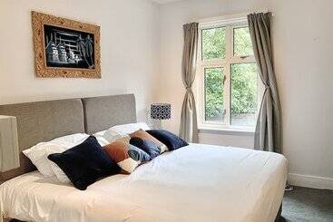 Bookeduk Large Cosy Cottage