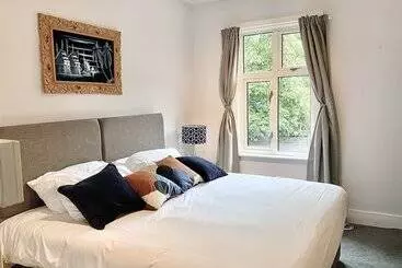 Bookeduk   Large Cosy Cottage