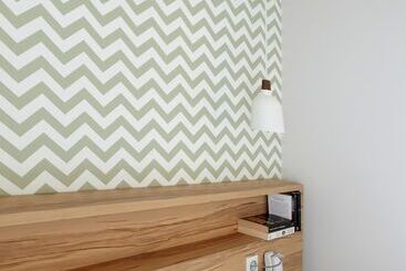 هتل Hôtel Et Apparts Marin