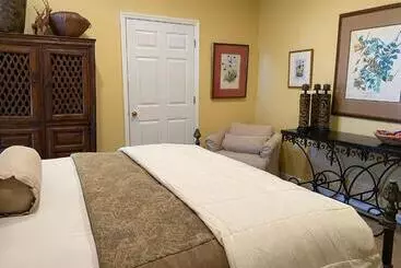 ベッドアンドブレックファースト The Birdnest Inn