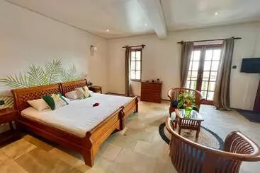 هتل Hilltop Boutique