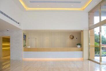 Ji Hotel Shanghai Safari