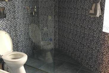 بنسيون Dyhouse