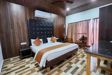 Aparthotel Blue Pine Orchards   Villas