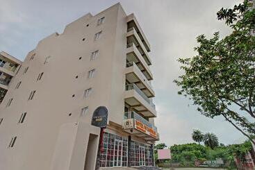 Hotell Townhouse Oak Vs Shivanya