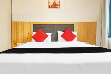 فندق Capital O 23720 Yogiraj Inn