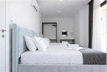 فندق Wait  N Sea