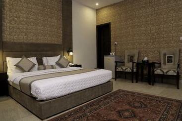 Shelton Hotel Lahore