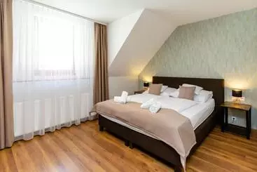 Bed & Breakfast Servita Udvarház Eger