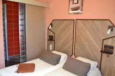 Hotel La Tour Du Loup