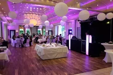 Отель & Apartments Leugermann