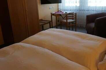 בית מלון כפרי Restaurant Weinhaus Grebel