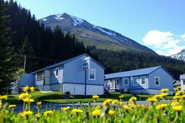 فندق صغير The Tides Inn