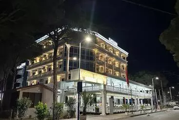 Hotel Ujvara