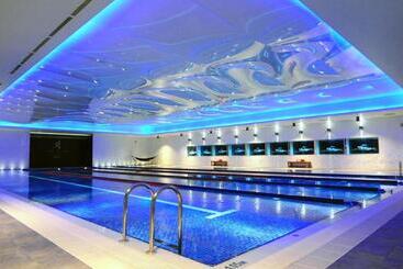 هتل آپارتمان Port Baku Residance Family Room 710 A