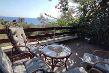 هتل آپارتمان The Olives Terrace Residences