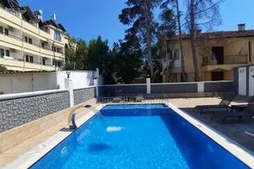 هتل آپارتمان World Cities Residence