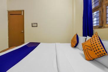 בית מלון כפרי Spot On 77346 H K Residency