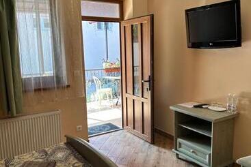 بنسيون Villa Magda