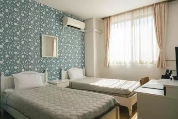 Hotel Swan Lake Nagara