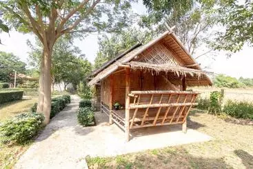 Hotelli Oyo 75359 Thaiburi Thara Resort