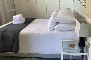Pensione Glenelg Road Guesthouse