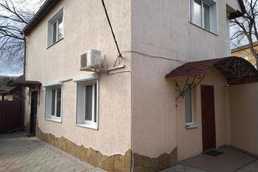 فندق صغير Kak V Gostinice