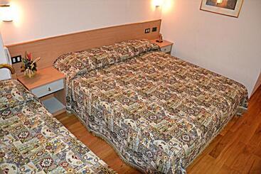 Отель Albergo Due Monti