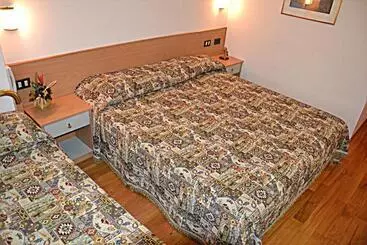 Hotelli Albergo Due Monti