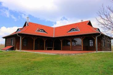 פנסיון Piszkeri Vendégház Cece