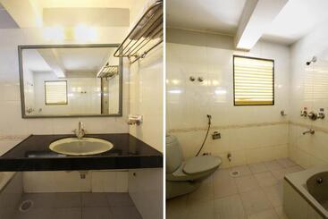 هتل Vaccinated Staff  Oyo 23182  Dhammanagi Comforts