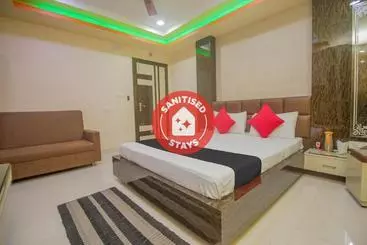 Hôtel Capital O  Stay In