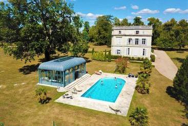 호텔 Chateau Du Boulay Morin