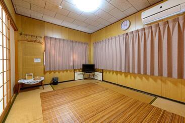 بنسيون すなだの家