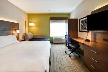 Отель Holiday Inn Express Newport North   Middletown, An Ihg