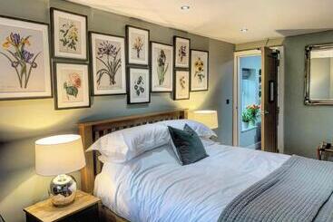 住宿加早餐  The Swan Inn Letton