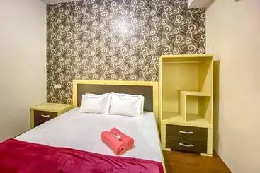 Otel Tini S Guest House Malang Mitra Reddoorz