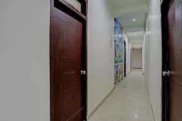 Hotel Oyo 71086  Nk Guest House & Restaurant