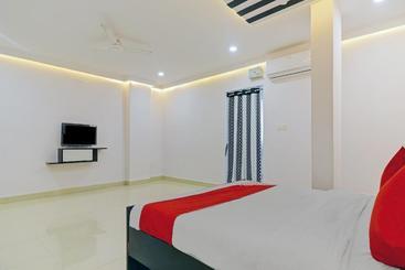 Отель Vaccinated Staff Oyo 80739  Sai Krishna